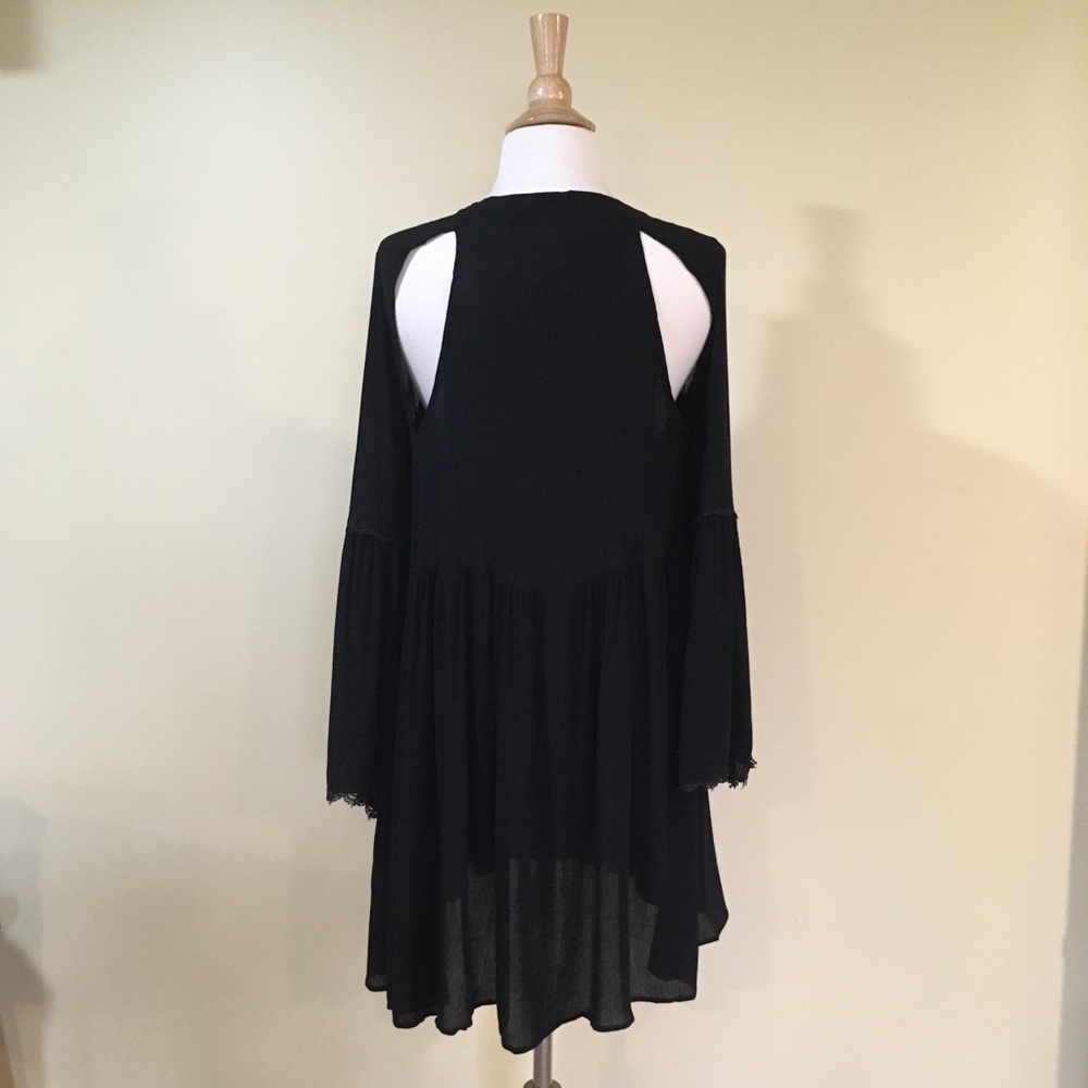 💥 CLEARANCE Cut Out Back Embroidered Bell Sleeve Swing Dress - Picture 5 of 5